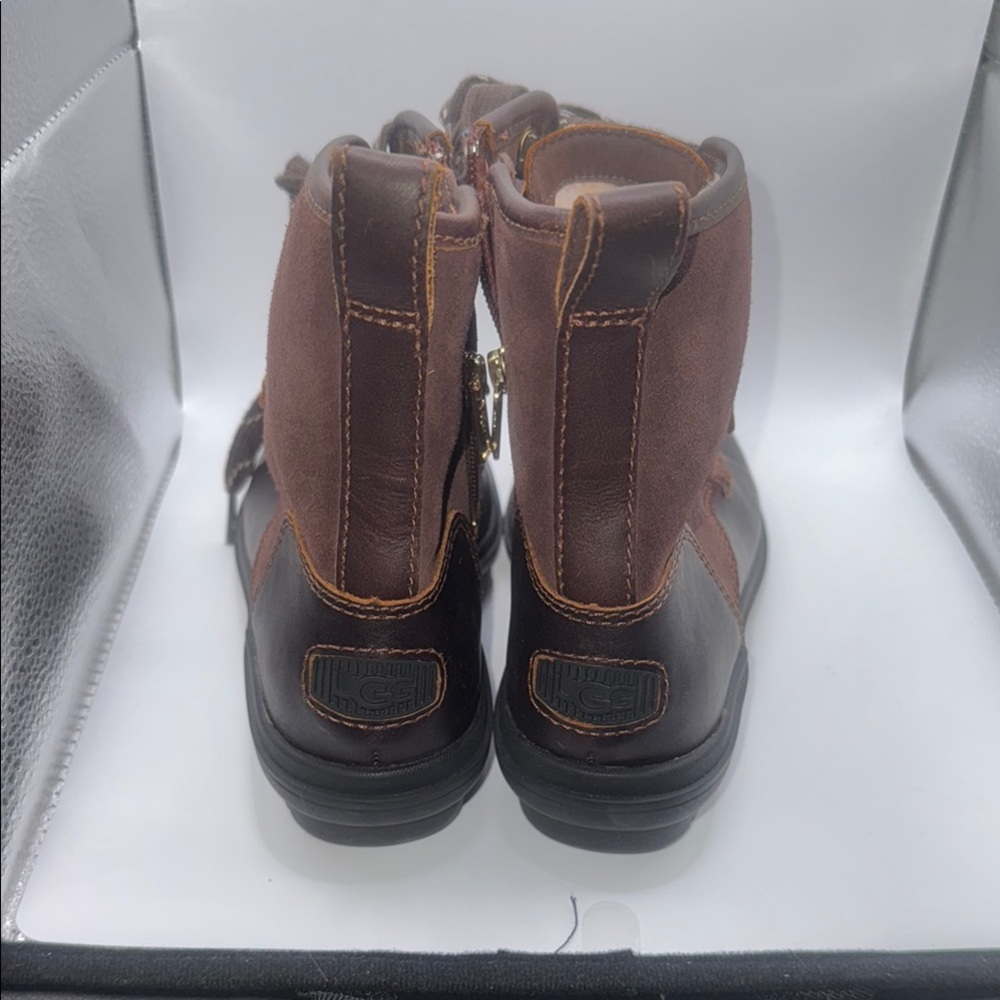 UGG Kids Brown Boots Pre Owned In Good Condition - Picture 2 of 9